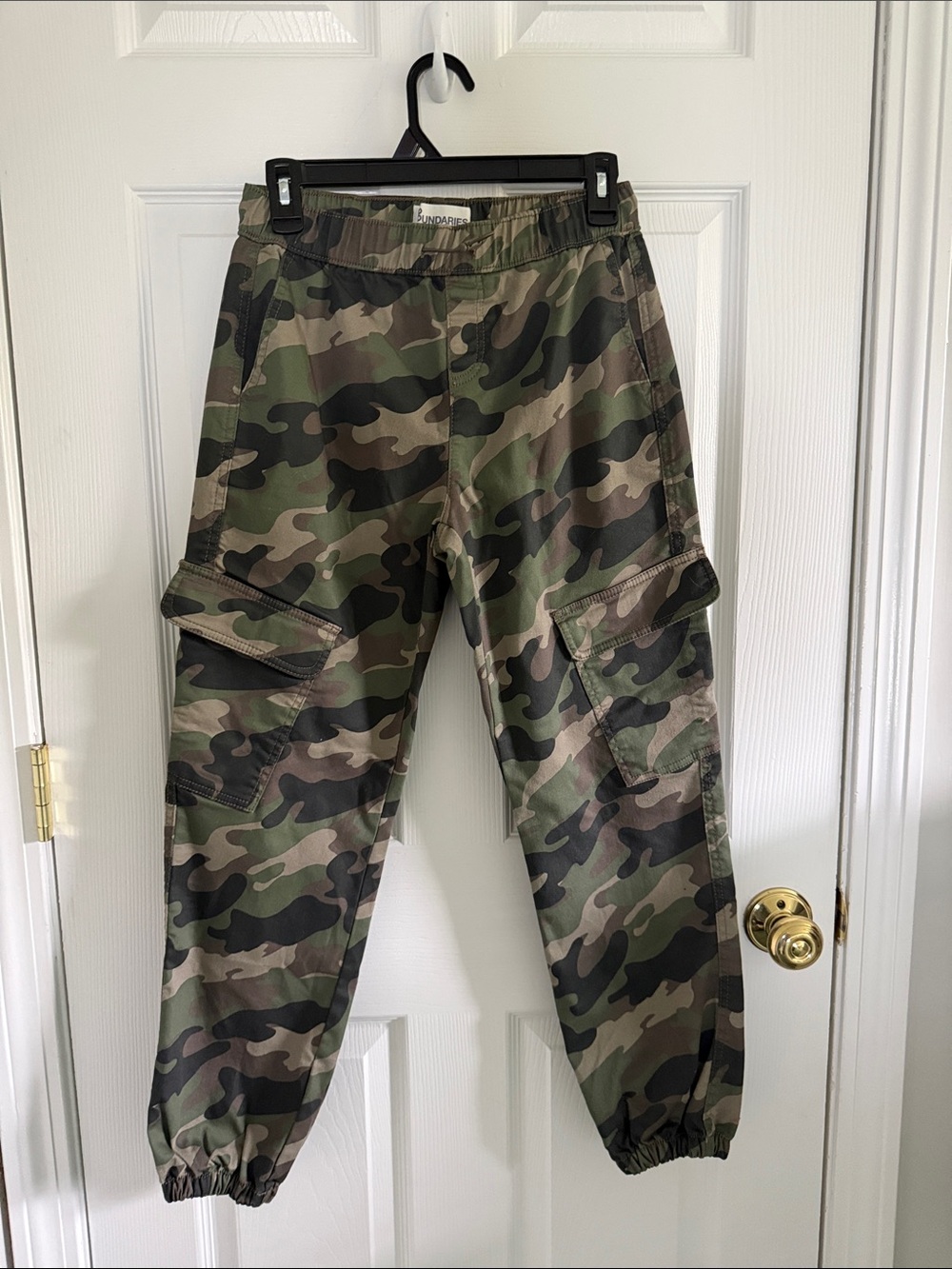 No Boundaries Olive Camo Cargo Joggers
